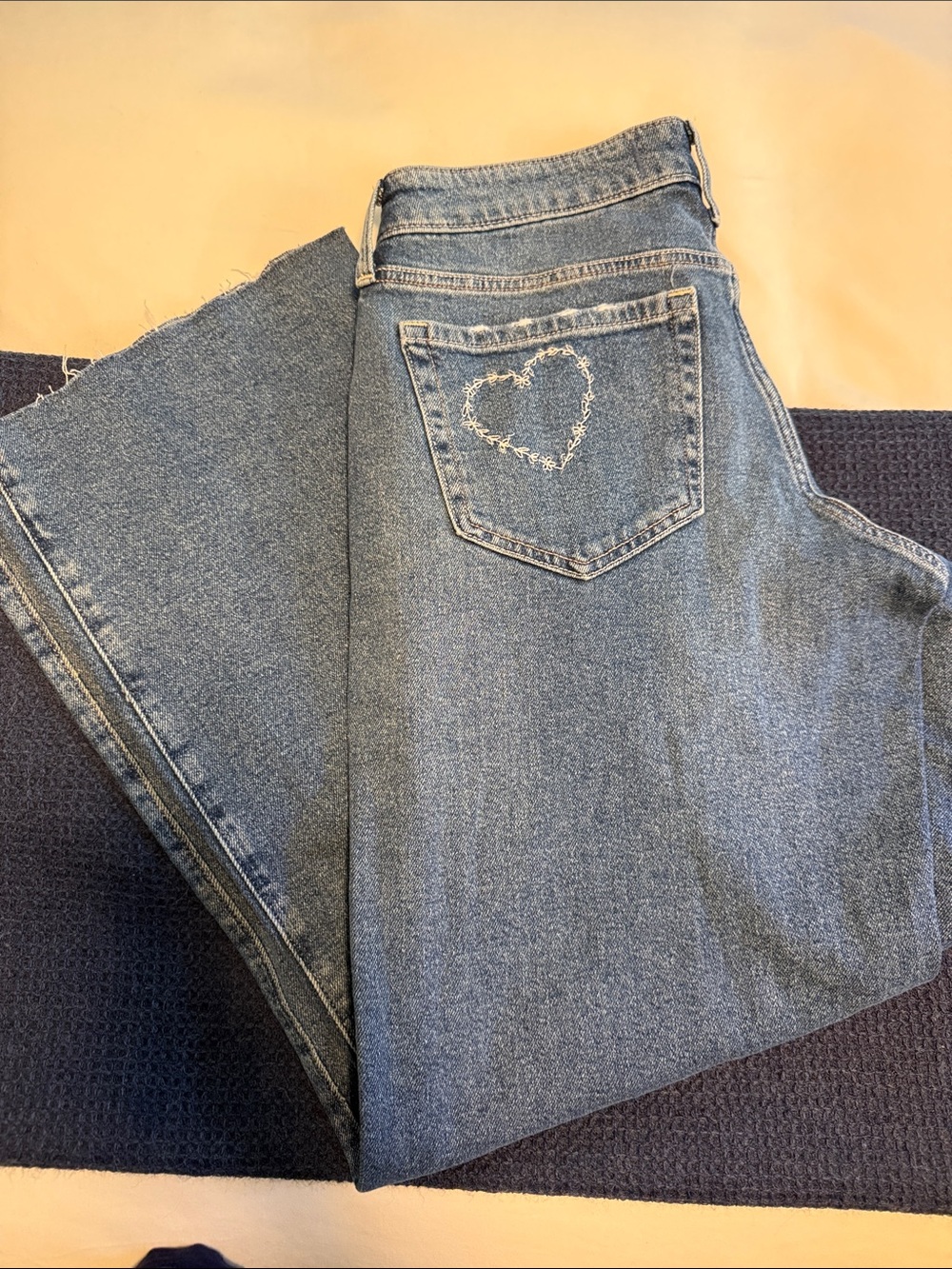 Hollister Medium Blue Low-Rise Baggy Jeans - Picture 8 of 8